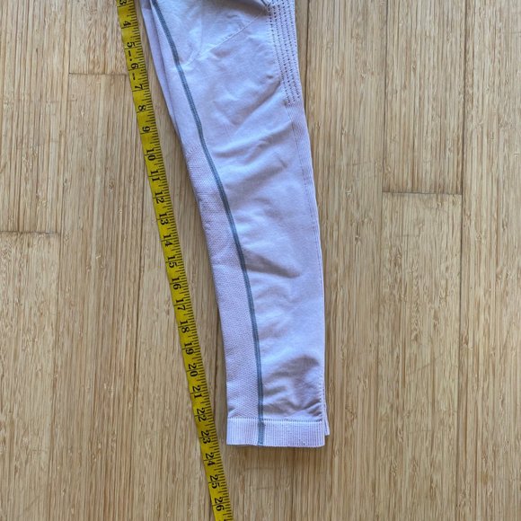 Women’s Gymshark Light Gray/Pink Ombre Seamless Leggings, Size M - Picture 7 of 12